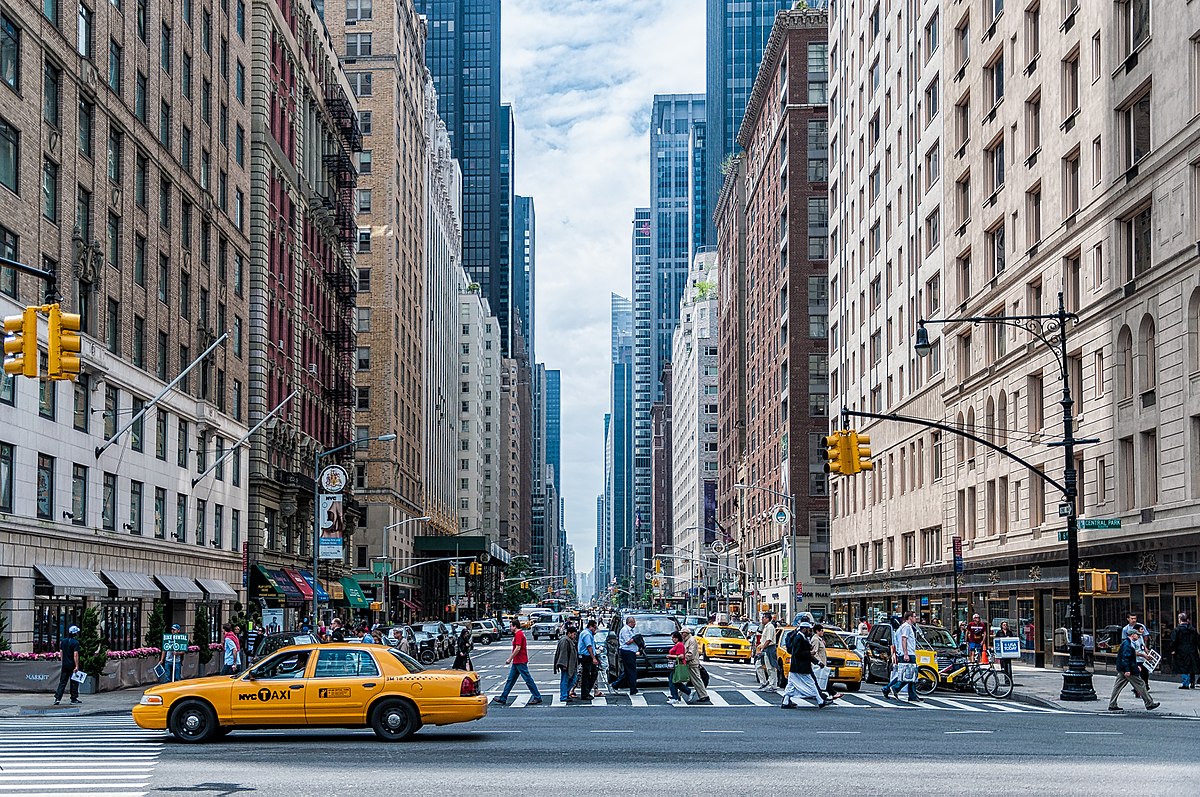 1200px-sixth_avenue_and_central_park_south_-unsplash